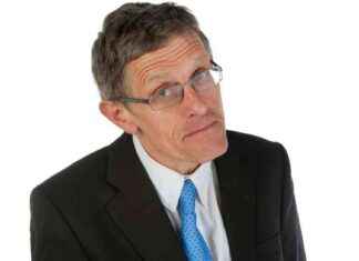 UK Passport Holders Beware: Simon Calder Issues £300 Warning on New Rules news-30082024-022337