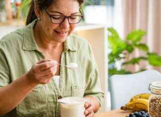 Hot Drink and Yoghurt for Weight Loss: Expert Advice news-04092024-143620