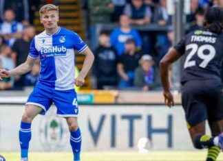 Rovers vs Wigan: Player Ratings and Moore’s Red Card in Defeat news-14092024-203125