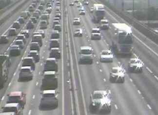 M5 Traffic Updates: Vehicle Breakdown Impact and Alternatives news-16092024-045345