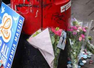 Bristol Stabbing: Floral Tributes and Scene Remembrance news-22092024-224522