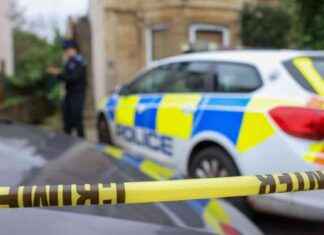 Police Cordon Established Around Home Following Serious Incident news-21102024-142208