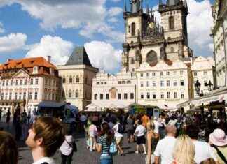 New Rule in European City to Curb Drunken Behavior by British Tourists news-26102024-085118