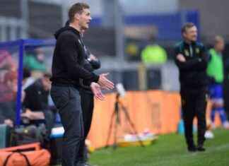 Crawley Clash: Rovers Aim to Extend Home Form, Taylor Sees Big Opportunity news-14112024-213704