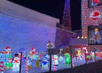 Sparkling Winter Wonderland House with Over 100,000 Lights news-19112024-220102