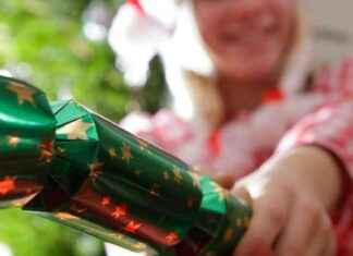 Strange UK Festive Laws: Who’s Banned from Christmas Crackers? strange-uk-festive-laws-whos-banned-from-christmas-crackers