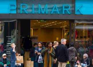 Affordable Primark Gym Bag a Hit with Fitness Enthusiasts affordable-primark-gym-bag-a-hit-with-fitness-enthusiasts
