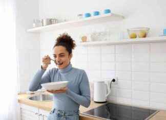 Immune-Boosting Soup Recipe with 15 Plants mmune-boosting-soup-recipe-with-15-plants