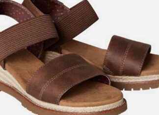 Stylish Skechers Sandals on Sale: Shoppers Rave About £55 Slippers at Less Than £20 stylish-skechers-sandals-on-sale-shoppers-rave-about-55-slippers-at-less-than-20