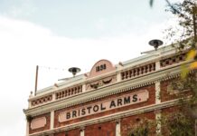 Aidan’s Pub In Bristol Ri: Why Locals Can’t Stop Talking About It